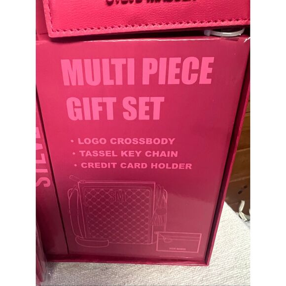 Steve Madden Multi Piece Gift Set in hot pink, logo crossbody bag, a tassel key - Picture 4 of 4